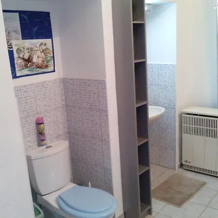 Apartment Sasfeszek *
