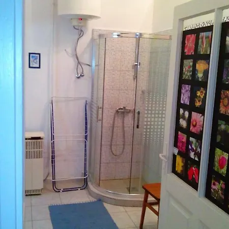 Apartment Sasfeszek