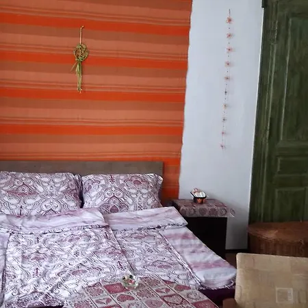 Sasfeszek Apartment