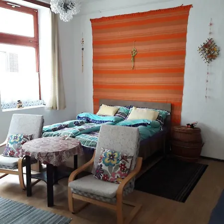 Apartment Sasfeszek *